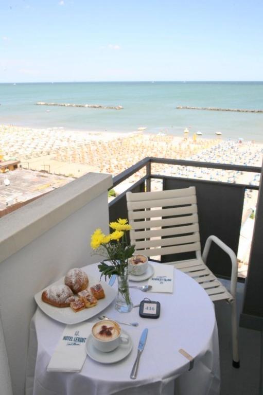 Hotel Levante Sul Mare ليدو دي سافيو المظهر الخارجي الصورة
